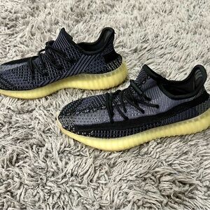 YEEZY 350 Boost